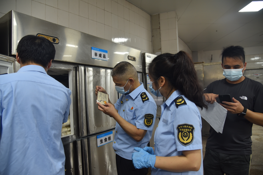 和平县市场监督管理局为学生食品安全护航-图片5.JPG